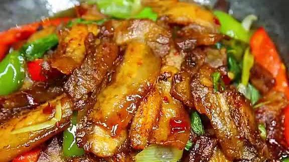 吃在成都【速速get!正宗川式回锅肉做法】晚饭吃什么?四川美食,最地道的还是回锅肉~正宗川