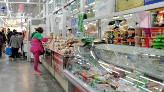 北京有一家27年国营老牌商城 老式货架老工服 仿佛穿越到上世纪#美食分享##不可辜负的美食