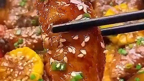 美食之都【简单易操作的可乐鸡翅煲】做的过程中不用加水,出锅后好吃到哭!这个可乐鸡翅煲的做法