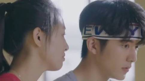 #电视剧冰糖炖雪梨# 棠雪又放黎语冰鸽子了,冰神很不开心求亲亲;这俩人是越来越腻歪了!#冰