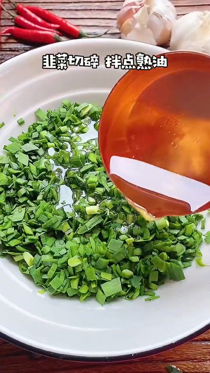 不用和面,不用油炸的饺子皮韭菜盒子,快手又美味,我一次能吃10个~ via:网络 (w)