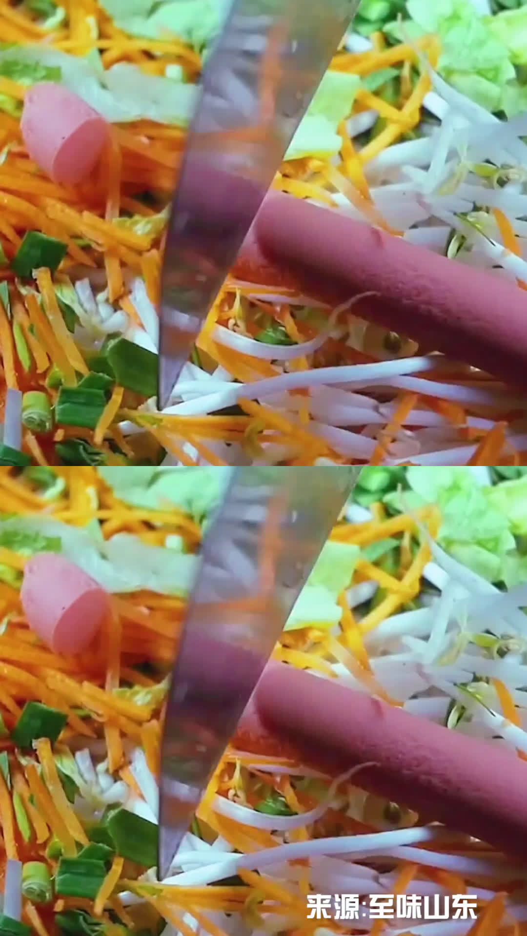 【酥脆可口的“滕州菜煎饼”!】滕州菜煎饼是山东滕州一道著名的汉族小吃,原料采用花生、玉米、