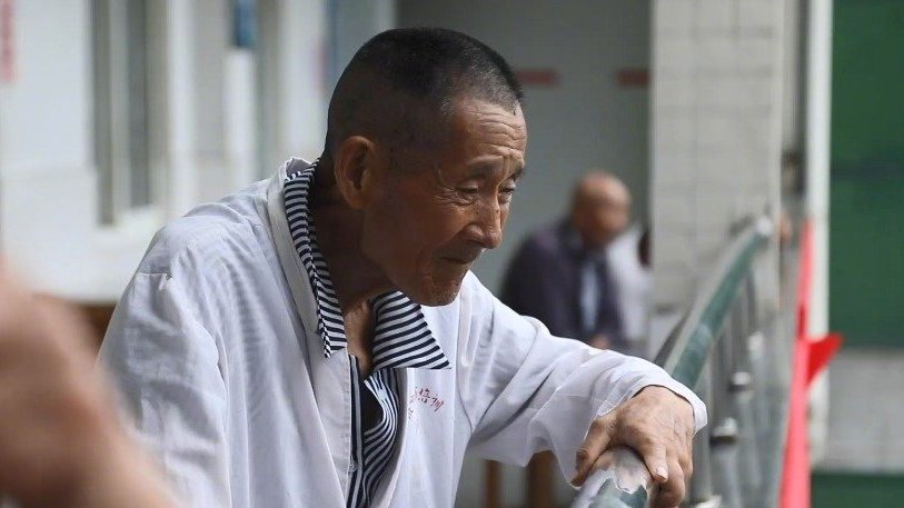 【直击抗洪一线丨安徽庐江:石大圩决堤村民转移 确保受灾群众舒心安心】7月22日上午,安徽省