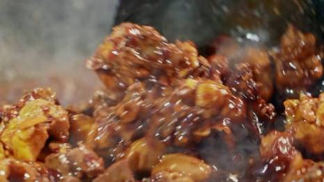 好食材好味道才能造就每天炒制1500份辣子鸡!香、辣、糯,一块接一块,停不下来#年夜饭#