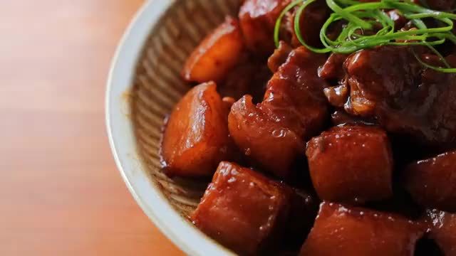 【美食分享丨酱烧五花肉】五花肉不加一滴油的做法,香而不腻,无油烟更健康