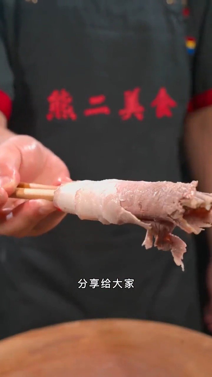 #小封找美食# 【好吃解馋的蒜泥白肉】教程超级详细,淋汁的瞬间口水直流!!