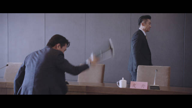 巨额资金下落不明,一次次交易背后又隐藏着什么秘密。一场爆炸,为国企发展敲响了警钟。全力以赴