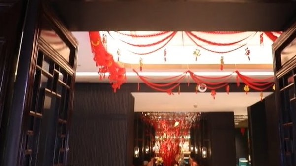 【为舌尖美食带货!豫园老字号掌门人在线直播,助力商圈换新升级】这场直播的在线主播正是绿波廊