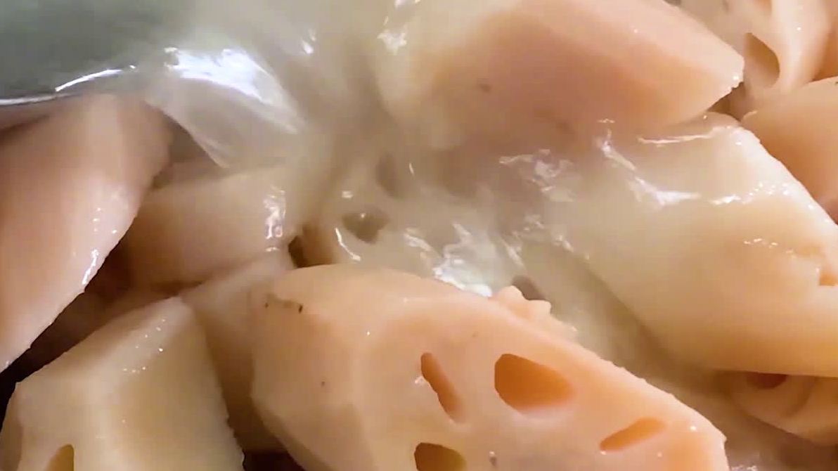 【云南澄江:“藕”与抗浪鱼 美味盛住乡愁】中国人的餐桌上,从来不缺少美味,但使用本地食材制