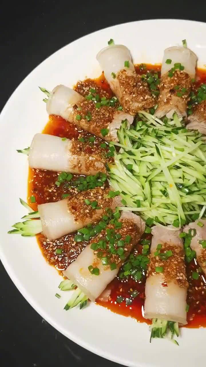 【蒜泥白肉】教你关键几步,你也能做出色泽红亮,肥而不腻的蒜泥白肉 