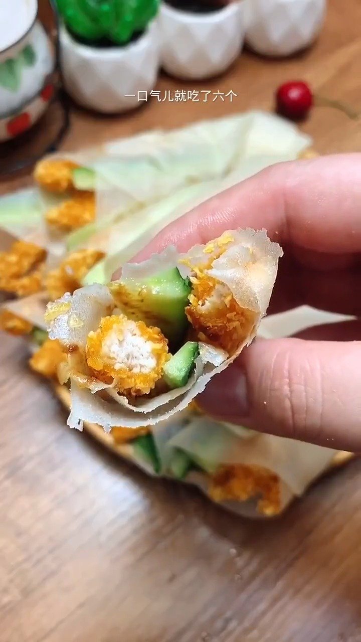 不会做鸡肉卷皮子的可以用饺子皮来代替哦~ 又解锁一种新吃法!&nbsp;