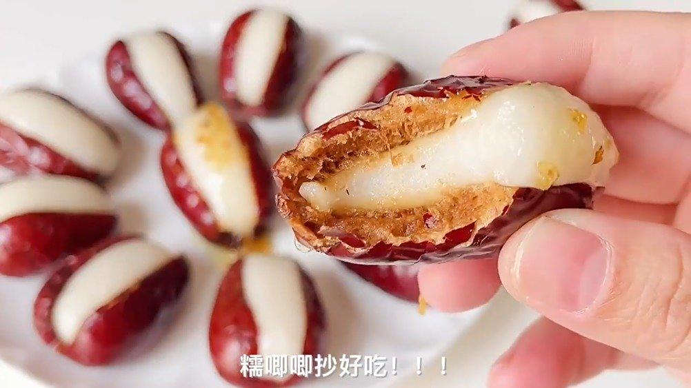 【新年美食】红枣糯米糕又叫开口笑,软儒香甜,做饭超级简单,年夜饭桌上的小甜品有啦!(via