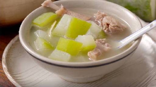 #美食# 午餐时间到了【金银老鸭汤[馋嘴][馋嘴]】今日秋分  秋季天气干燥,饮食上要注意