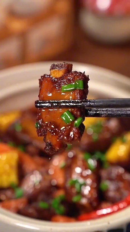 #美食之都#家常红烧玉米排骨,做法简单,排骨的肉香搭配玉米的清香,绝了~(来源:DIY-私