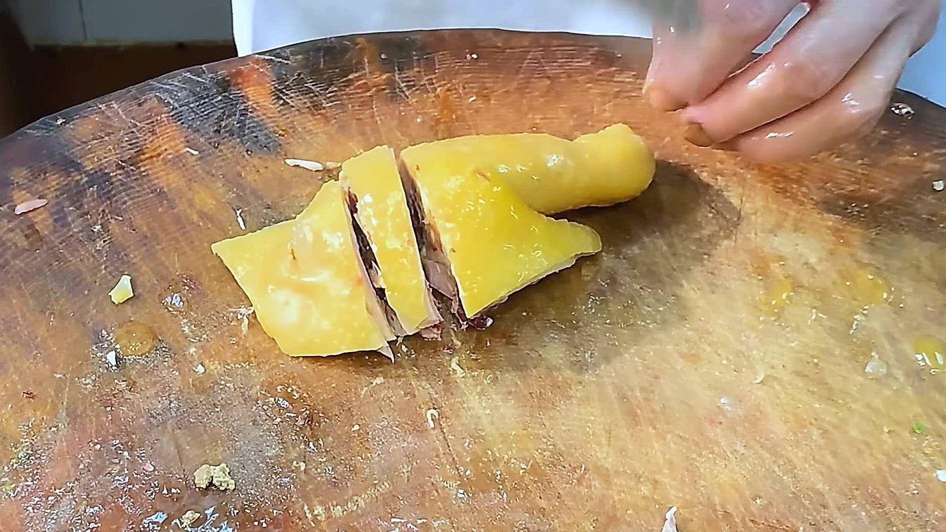 特意开只白切鸡,做切鸡髀烧肉双拼饭,盛惠60。#香港美食#  