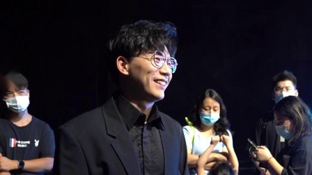 男明星也会比体重,想不到烧饼DYS竟比@陈铭Calvin 重7.5公斤,虽然在#拳力以赴的