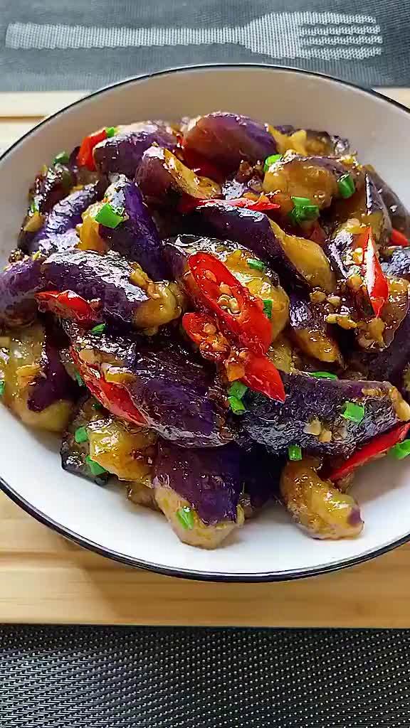 #晚餐吃什么# 茄子最家常的做法,超级简单下饭,茄子控收藏起来～ 