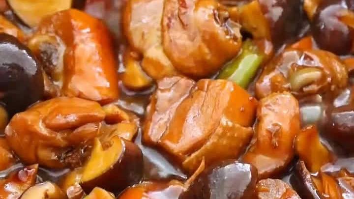 【香菇烧鸡腿】做法简单,汤汁浓郁,好吃又下饭,美食get√