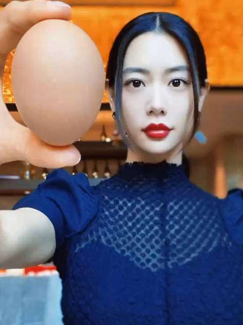 鸡蛋脸型挑战@ClaraLee克拉拉 也太可爱了叭,脸型羡慕swl