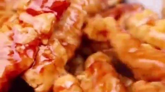 #不可辜负的美食# 【糖醋里脊】做法简单,配方都告诉你~色泽诱人,让人食欲大开哦!学起来吧