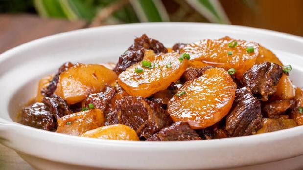 #舌尖上的武汉#【牛筋牛腩煲】暖胃驱寒!????牛腩补气暖胃、强筋壮骨,牛筋富含胶原蛋白,吃上一