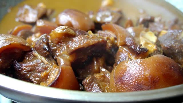 #美食# 广式支竹羊腩煲!超详细的做法,很多大厨都这么做,天冷吃太爽了!