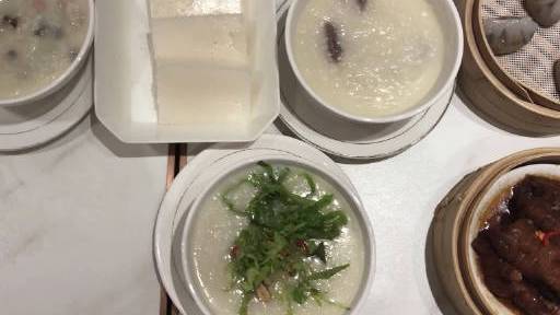 【足不出沪吃上精致早点!沉浸式尝上海杏花楼八点档早茶,潮州粉果、三色肠粉应有尽有】最近,百