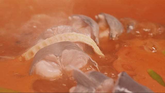 了不起的黔东南美食·【亮欢寨酸汤鱼】酸汤鱼是黔东南地区乃至整个贵州最有名的特色美食之一。它