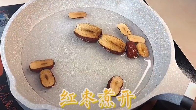 冬至酒酿桂花小汤圆 冬天来一碗桂花酒酿小丸子吗?一碗下去全身都暖了,冬天太适合吃这种暖呼呼
