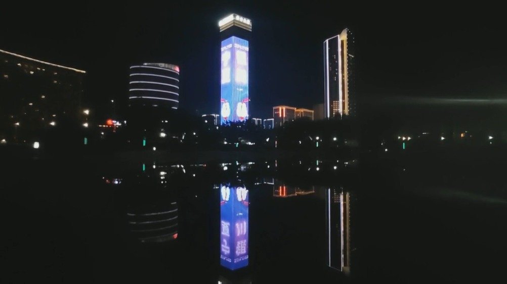 【中国葡萄酒当惊世界殊 盛会将至,#银川#向世界展示“葡萄酒之都”魅力】九月的贺兰山东麓,