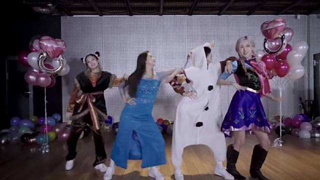 快被BLACKPINK《How You Like That》冰雪奇缘版本乐晕了,Jenni