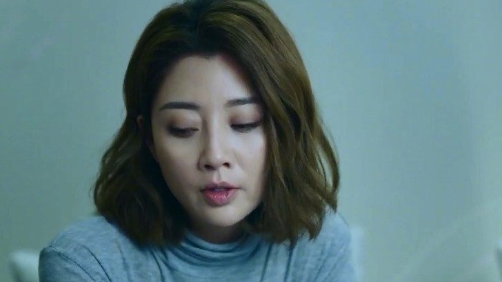 入库单没有温哲的签名,仁泰百货的库管死活不让卸货。章小鱼打温哲的电话,他已离开酒店。林睿孤