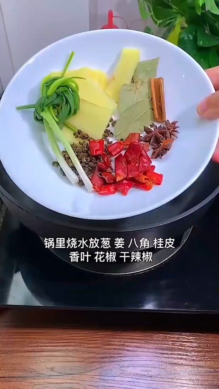 【灯影牛肉丝】#食尚小布#酥脆的牛肉丝,麻辣有嚼劲!做法也很简单哦!好吃停不下来~