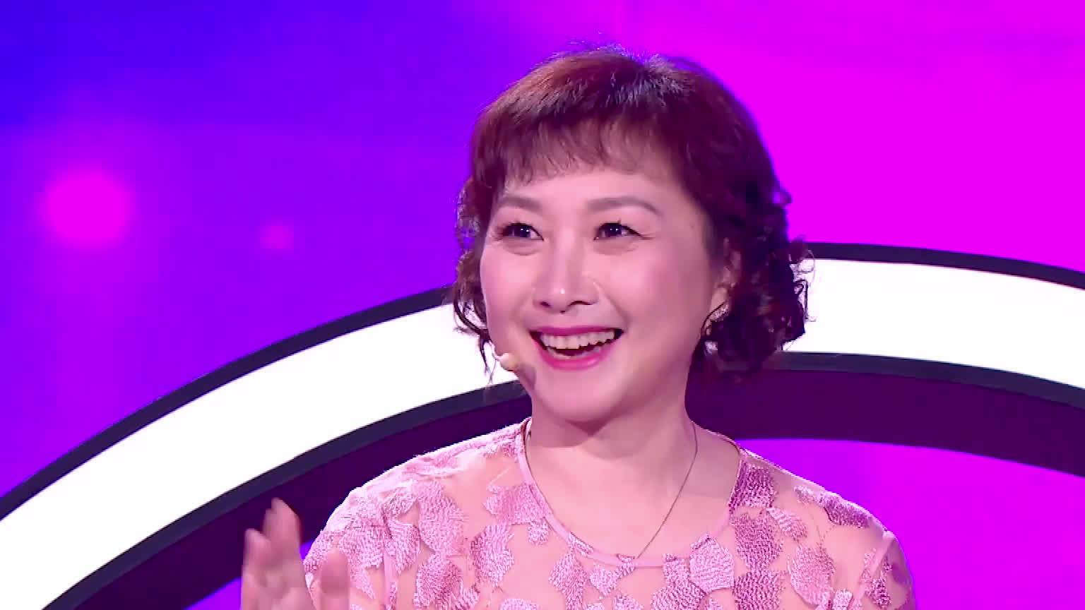 #中国新相亲#张明玉亲友团上线摸底啦~男嘉宾柏杉有些“传统”,无法接受女友穿着暴露,喜欢吃