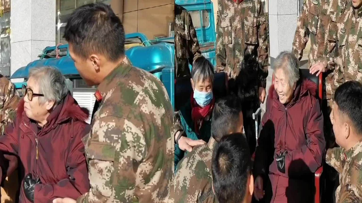 【81岁患脑梗奶奶给官兵纳鞋垫24年官兵为奶奶悄悄支付车费[心]】11月30日,河南焦作。