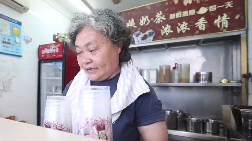 【北外滩最后一块成片二级旧里改造,这些人气店将何去何从……】卞阿姨奶茶、为民点心店、甡阳南