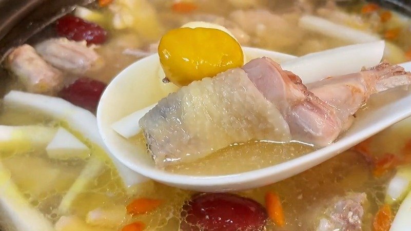 降温天最适合吃椰子鸡了~在家就可以自己做哦!~