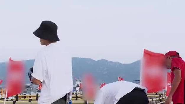 张彬彬何洛洛菜鸡互啄张彬彬模仿鱼的样子太好笑了张彬彬Vin @何洛洛_Ning 两位“钓鱼
