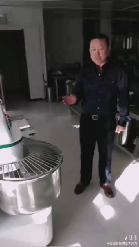 面包与馒头等发酵面团 的压面与打面 有何优缺点?打面为何吸水率高?压面为何组织细腻? 