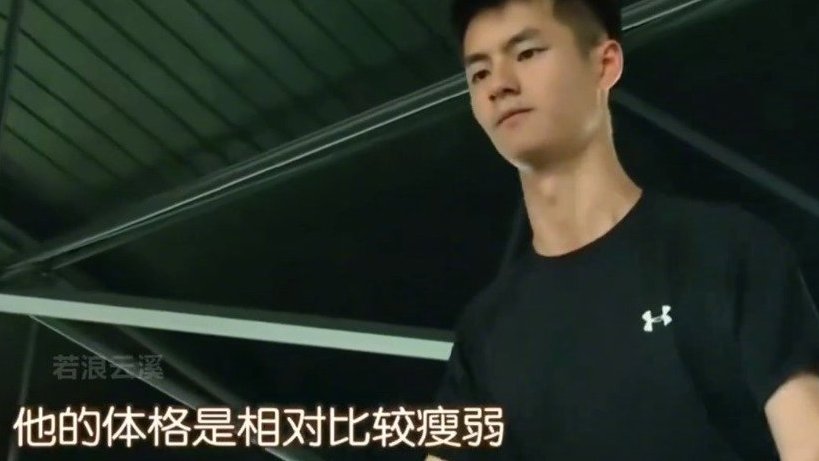 当记者问特警小哥哥,鸡笼警告的意思?笑疯了哈哈!  视频主角,刘曦钧,95年出生,长沙市特