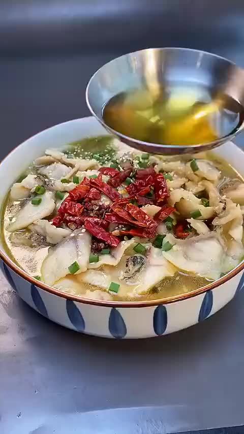 【家常酸菜鱼】酸辣开胃,连汤都能喝完,爱吃鱼的快学起来哦。(999道秘制私房菜)