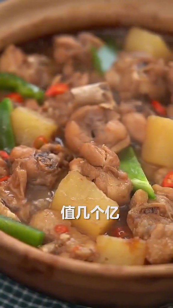 超级好吃的黄焖鸡米饭,你平时做肯定少做了这一步。 (天天美食推荐)