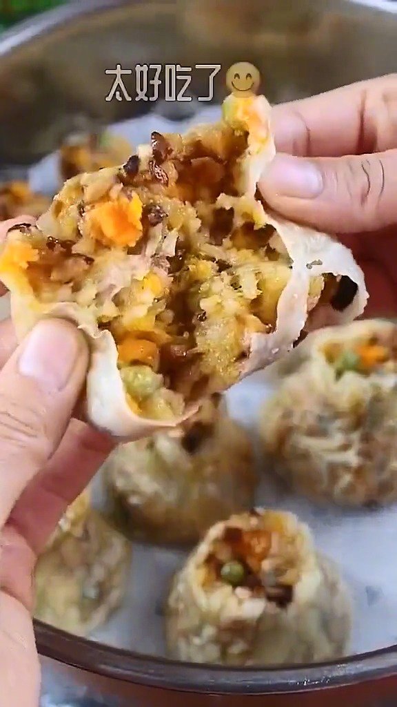 糯米烧麦,软糯咸香~#早餐店烧麦的秘密# (via.美食天天见 )