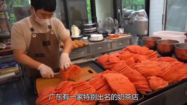 广东靓仔开“暴利”奶茶店,5毛成本西瓜卖30元,准备多少全卖光