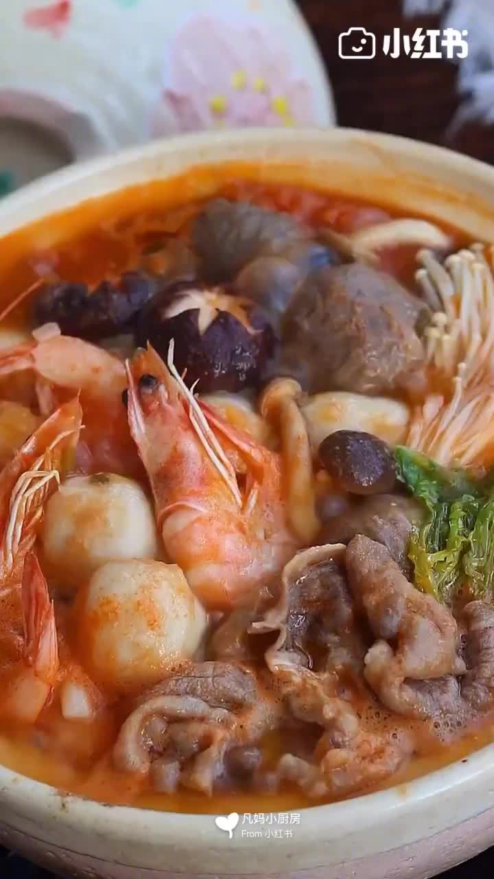 #中午吃什么# 【番茄浓汤火锅】鲜美暖胃,汤鲜浓郁,食材丰富多样~