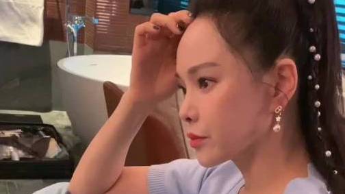 我的社交媒体一直交给我的闺蜜糖果管理。&nbsp; 早前来工作时也跟她说过暂停用我本来口吻回覆。&nbsp; 