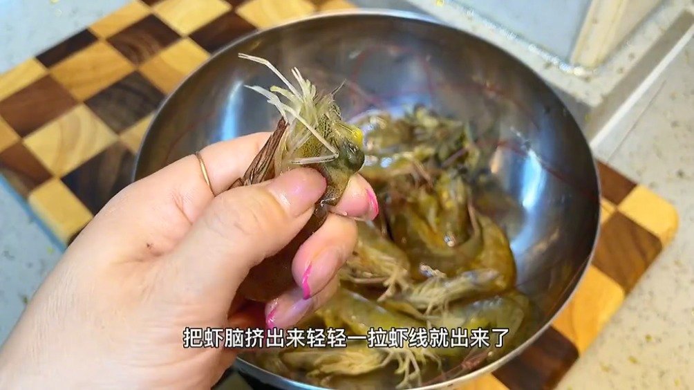 #食尚小布#做法简单,好吃到舔盘的油爆虾,你们一定要试试~(DIY-私房菜)