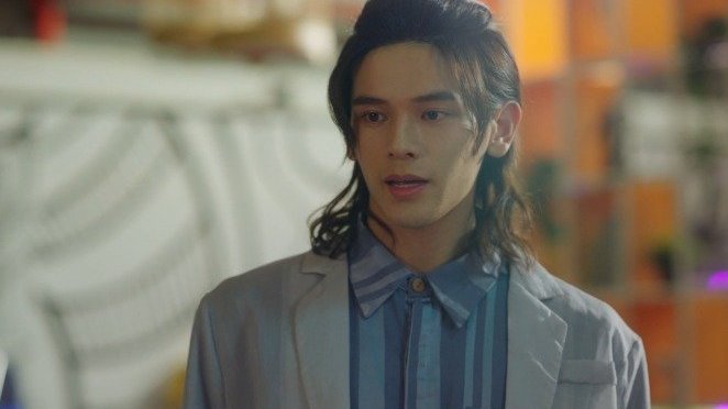 #梦见狮子# 【大狮有话说】白翡丽@姚弛 和关九@傅菁 因为《龙鳞》项目起了争执,工作室的