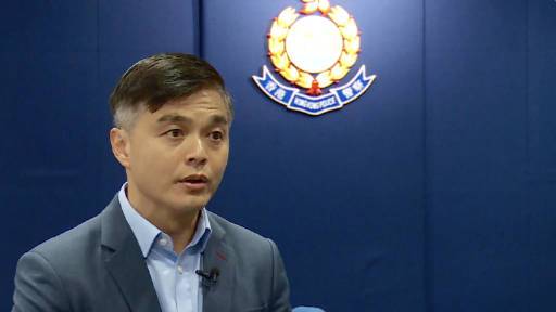 【港警高Sir揪出了大量假记者,你愿为他转发吗?[赞]】暴力示威活动中,高振邦冲在最前线,