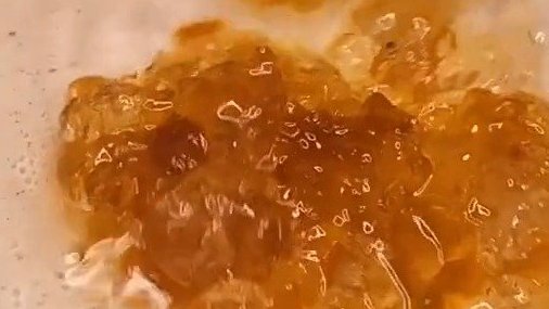 桃胶鲜奶木瓜糖水,保健养颜哦。